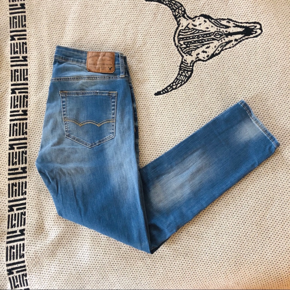 AE light wash skinny jeans